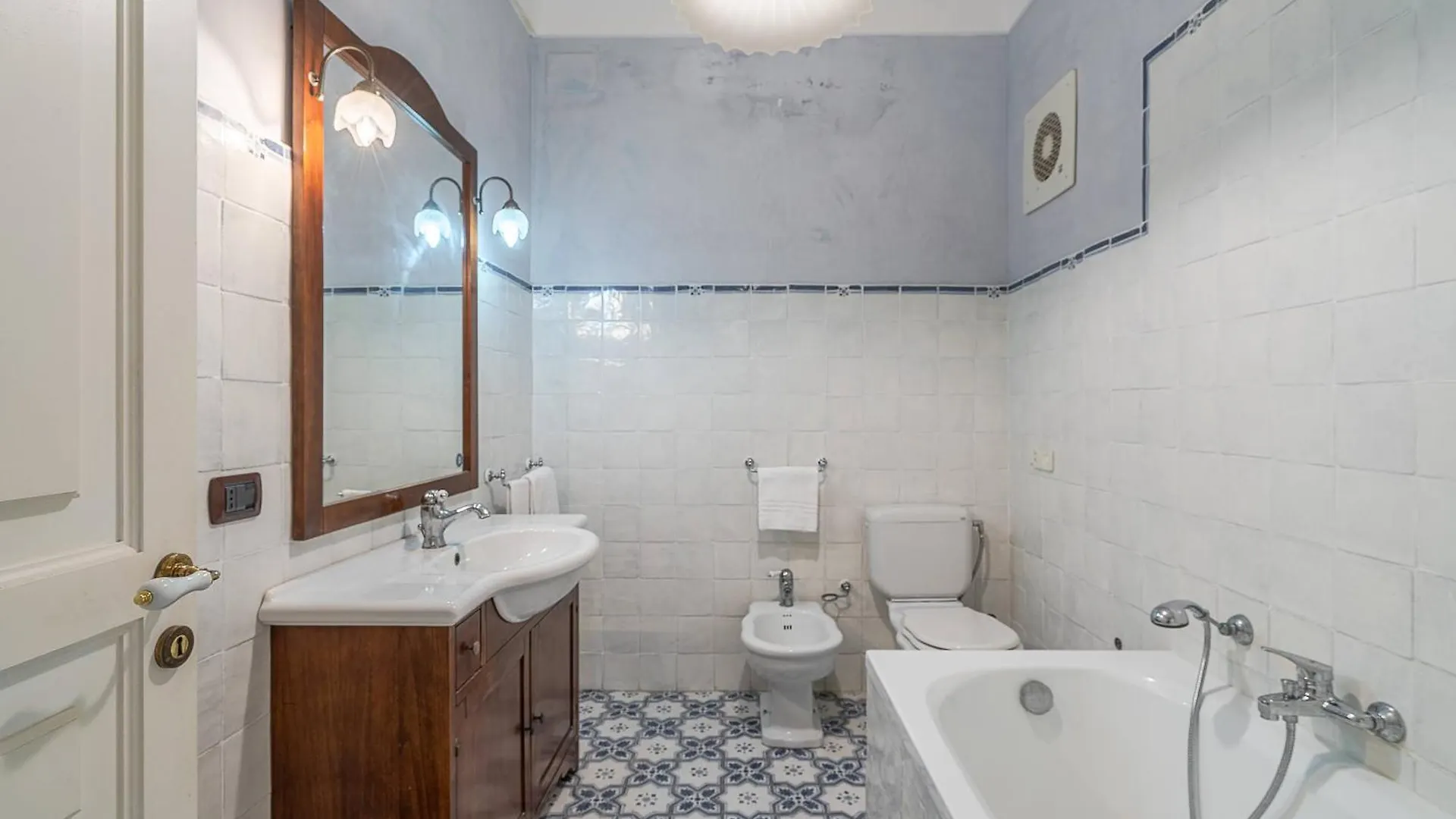 Apartment La Casa Della Scrittrice By Dimore In Sicily Syracuse